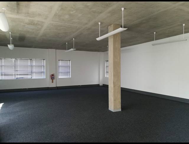 3,280M² WAREHOUSE TO LET IN LINBRO PARK